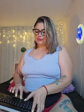 Snapshot of Juliietha_servas chatting on 8, 5, 2026 Juliietha servas online show from 8, 5, 2026