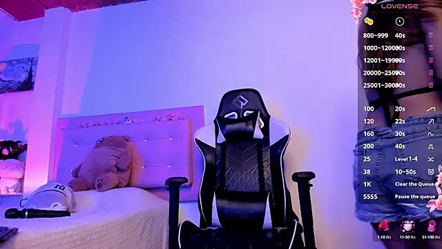 Snapshot of little_jade chatting on 5, 2, 2025 little jade online show from 5, 2, 2025