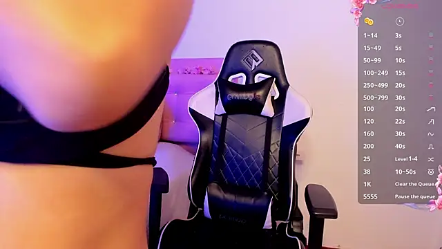 Snapshot of little_jade chatting on 5, 2, 2025 little jade online show from 5, 2, 2025