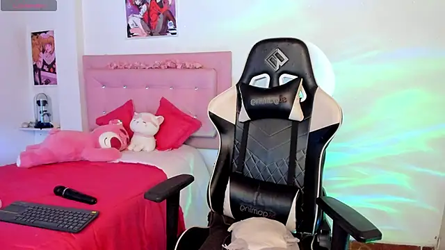 Snapshot of little_jade chatting on 18, 11, 2025 little jade online show from 18, 11, 2025