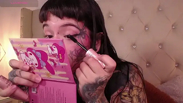 Snapshot of SylveonFox chatting on 11, 12, 2024 SylveonFox online show from 11, 12, 2024