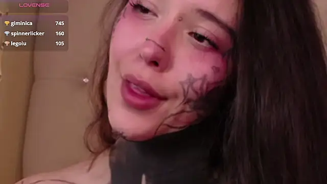 Snapshot of SylveonFox chatting on 21, 12, 2024 SylveonFox online show from 21, 12, 2024