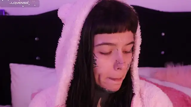 Snapshot of SylveonFox chatting on 14, 2, 2025 SylveonFox online show from 14, 2, 2025