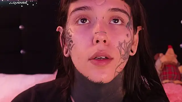 Snapshot of SylveonFox chatting on 17, 2, 2025 SylveonFox online show from 17, 2, 2025