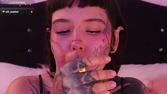 Snapshot of SylveonFox chatting on 25, 2, 2025 SylveonFox online show from 25, 2, 2025