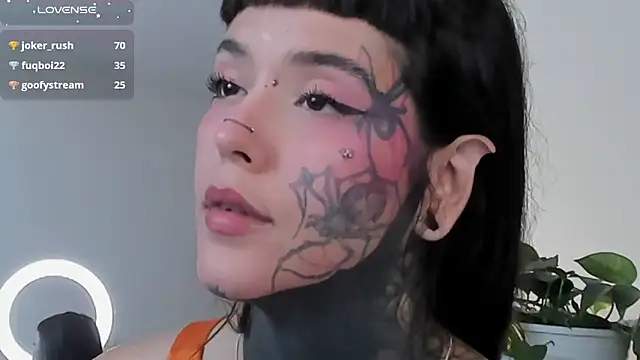 Snapshot of SylveonFox chatting on 10, 3, 2025 SylveonFox online show from 10, 3, 2025