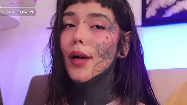 Snapshot of SylveonFox chatting on 6, 10, 2025 SylveonFox online show from 6, 10, 2025