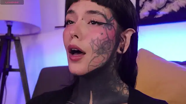 Snapshot of SylveonFox chatting on 10, 10, 2025 SylveonFox online show from 10, 10, 2025