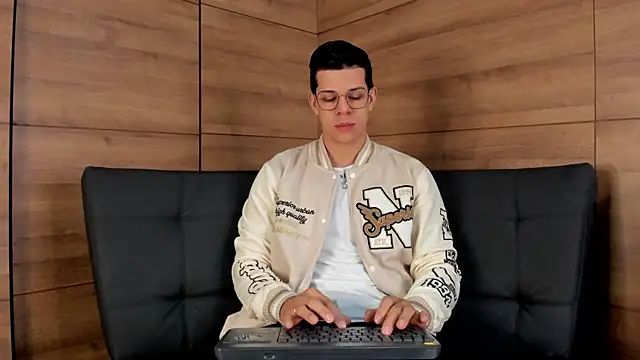 Snapshot of MarcoSullivan chatting on 11, 1, 2025 MarcoSullivan online show from 11, 1, 2025