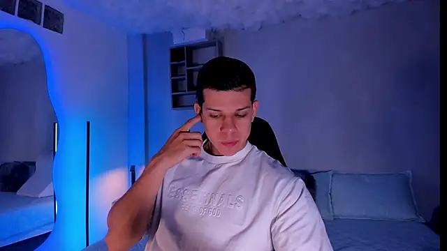 Snapshot of MarcoSullivan chatting on 28, 10, 2025 MarcoSullivan online show from 28, 10, 2025