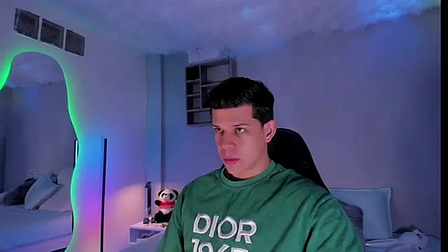 Snapshot of MarcoSullivan chatting on 12, 11, 2025 MarcoSullivan online show from 12, 11, 2025