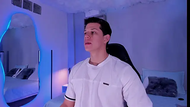 Snapshot of MarcoSullivan chatting on 16, 11, 2025 MarcoSullivan online show from 16, 11, 2025