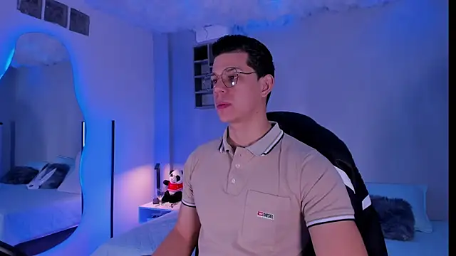 Snapshot of MarcoSullivan chatting on 22, 11, 2025 MarcoSullivan online show from 22, 11, 2025