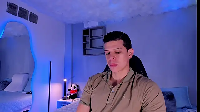 Snapshot of MarcoSullivan chatting on 14, 12, 2025 MarcoSullivan online show from 14, 12, 2025