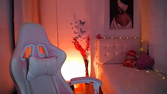 esmeraldaa230 online show from 25, 2, 2025