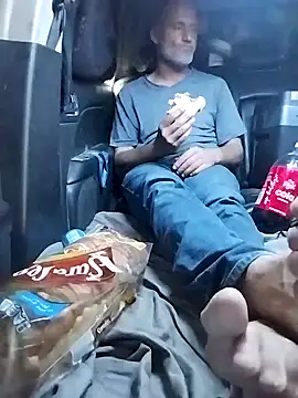 Snapshot of FloppyPickle4u chatting on 6, 2, 2025 FloppyPickle4u online show from 6, 2, 2025