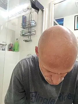 Snapshot of FloppyPickle4u chatting on 25, 2, 2025 FloppyPickle4u online show from 25, 2, 2025