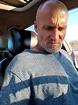 Snapshot of FloppyPickle4u chatting on 5, 3, 2025 FloppyPickle4u online show from 5, 3, 2025