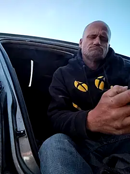 Snapshot of FloppyPickle4u chatting on 7, 3, 2025 FloppyPickle4u online show from 7, 3, 2025