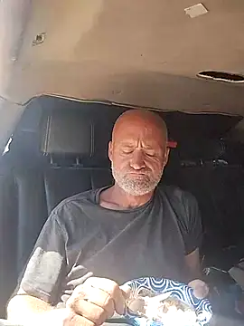 Snapshot of FloppyPickle4u chatting on 8, 3, 2025 FloppyPickle4u online show from 8, 3, 2025