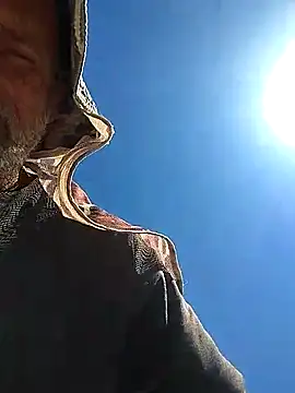 Snapshot of FloppyPickle4u chatting on 9, 3, 2025 FloppyPickle4u online show from 9, 3, 2025