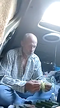 Snapshot of FloppyPickle4u chatting on 12, 3, 2025 FloppyPickle4u online show from 12, 3, 2025