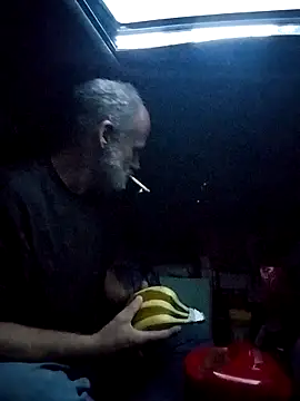 Snapshot of FloppyPickle4u chatting on 12, 9, 2025 FloppyPickle4u online show from 12, 9, 2025