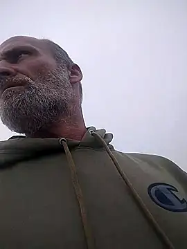 Snapshot of FloppyPickle4u chatting on 13, 9, 2025 FloppyPickle4u online show from 13, 9, 2025