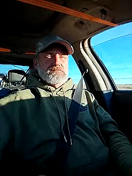 Snapshot of FloppyPickle4u chatting on 5, 10, 2025 FloppyPickle4u online show from 5, 10, 2025