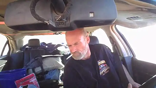 Snapshot of FloppyPickle4u chatting on 17, 12, 2025 FloppyPickle4u online show from 17, 12, 2025