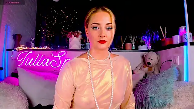  JuliaSpace  online show from 6, 12, 2024