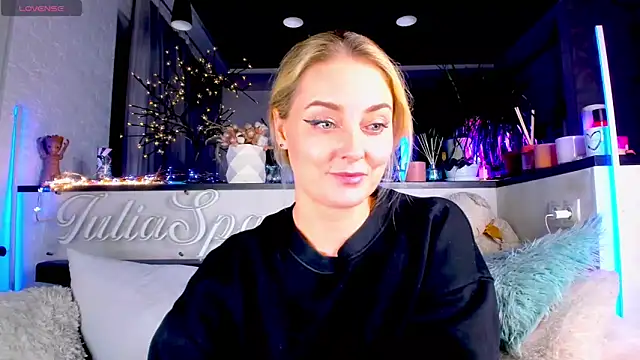  JuliaSpace  online show from 18, 12, 2024