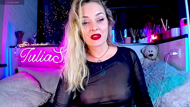  JuliaSpace  online show from 17, 1, 2025