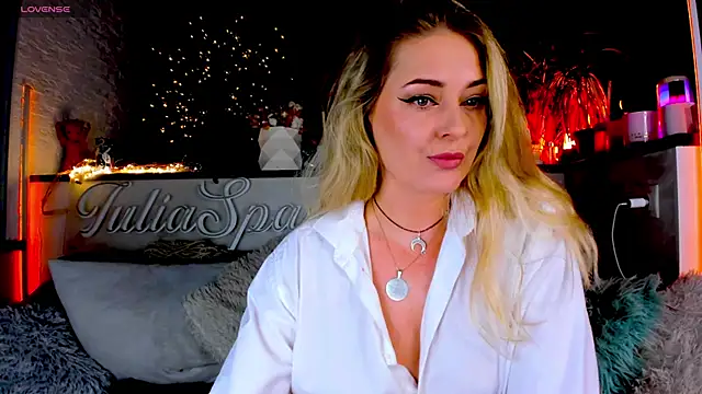  JuliaSpace  online show from 11, 3, 2025