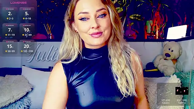  JuliaSpace  online show from 15, 9, 2025