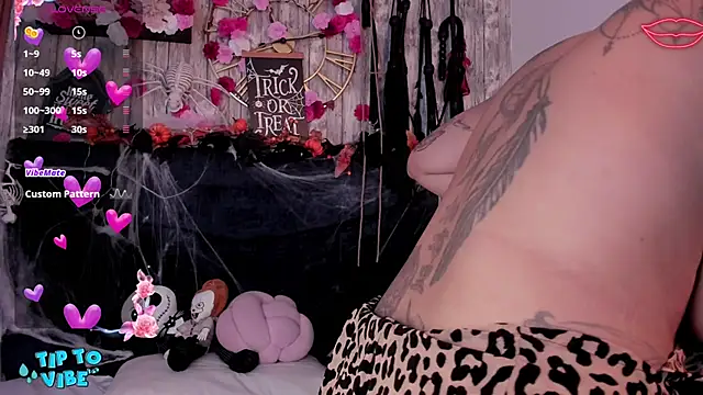 Neko Misaki online show from 11, 11, 2025