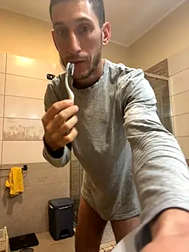 Snapshot of Gionnytav chatting on 12, 11, 2025 Gionnytav online show from 12, 11, 2025