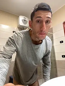 Snapshot of Gionnytav chatting on 1, 12, 2025 Gionnytav online show from 1, 12, 2025