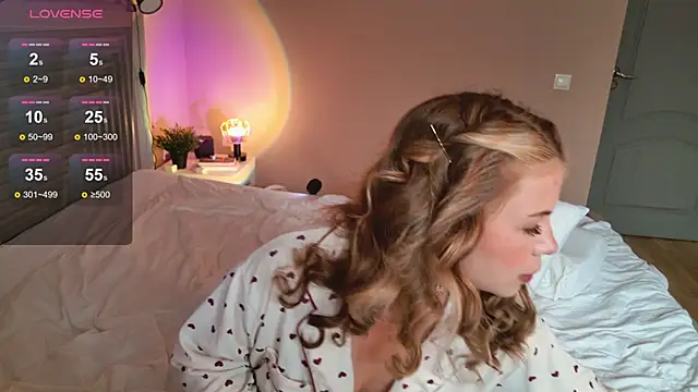Snapshot of KristinaMoon chatting on 26, 5, 2026 KristinaMoon online show from 26, 5, 2026