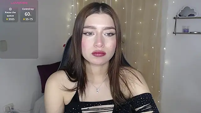 Snapshot of mily_thomson_b_ chatting on 15, 2, 2025 mily thomson b online show from 15, 2, 2025