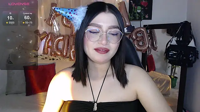 Snapshot of mily_thomson_b_ chatting on 11, 9, 2025 mily thomson b online show from 11, 9, 2025