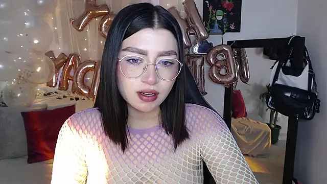 Snapshot of mily_thomson_b_ chatting on 12, 9, 2025 mily thomson b online show from 12, 9, 2025