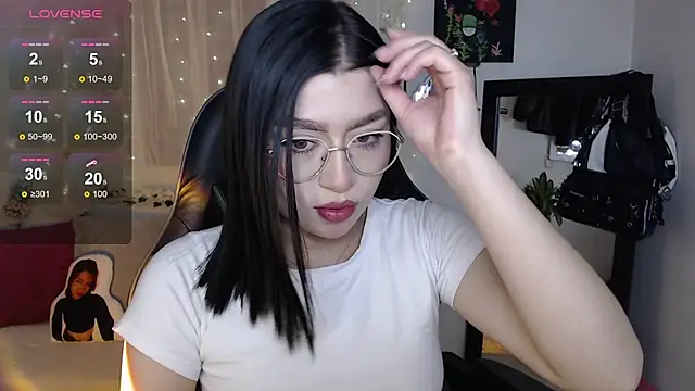 Snapshot of mily_thomson_b_ chatting on 18, 9, 2025 mily thomson b online show from 18, 9, 2025