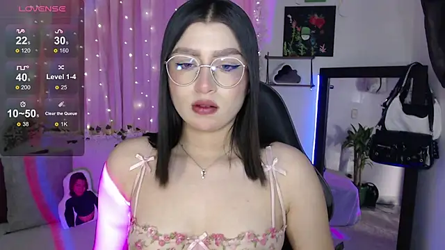 Snapshot of mily_thomson_b_ chatting on 3, 10, 2025 mily thomson b online show from 3, 10, 2025