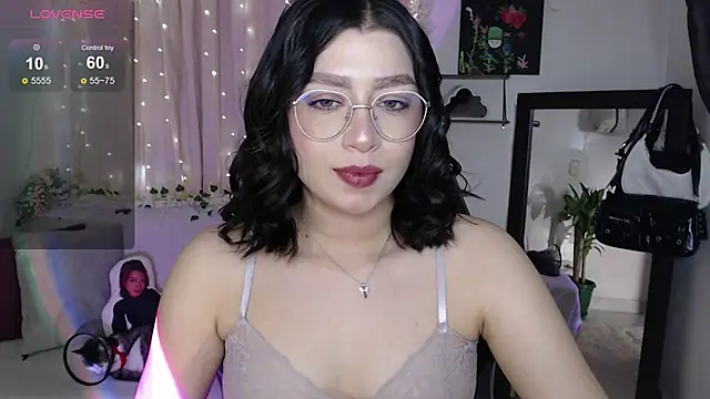 Snapshot of mily_thomson_b_ chatting on 4, 10, 2025 mily thomson b online show from 4, 10, 2025