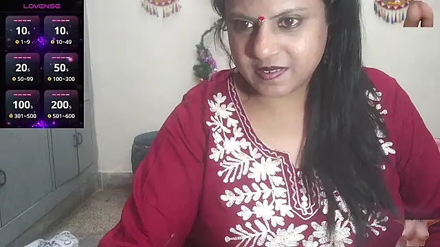 Sexy komolika online show from 4, 3, 2026