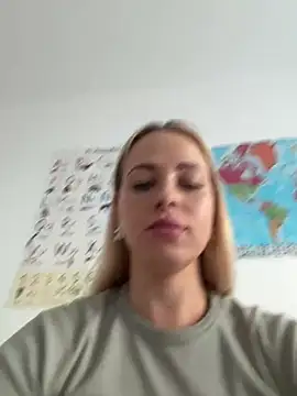 Snapshot of streetdoll chatting on 12, 1, 2025 streetdoll online show from 12, 1, 2025