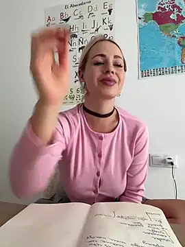 Snapshot of streetdoll chatting on 7, 2, 2025 streetdoll online show from 7, 2, 2025