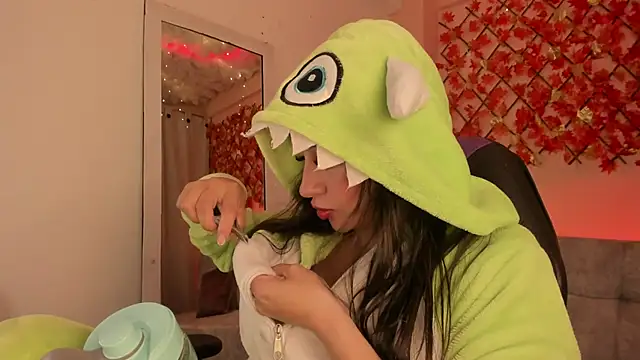 Snapshot of Sweet_Candies chatting on 1, 3, 2025 Sweet Candies online show from 1, 3, 2025