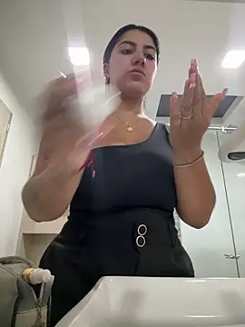Snapshot of PaulinaDuarte chatting on 1, 5, 2026 PaulinaDuarte online show from 1, 5, 2026
